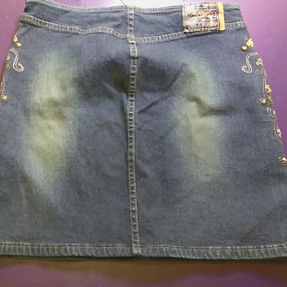 Z. CAVARICCI Boho Embroidered Denim Mini Skirt… - Picture 5 of 8